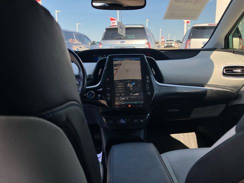 Used 2022 Toyota Prius Limited w/ Premium Convenience Package image 30