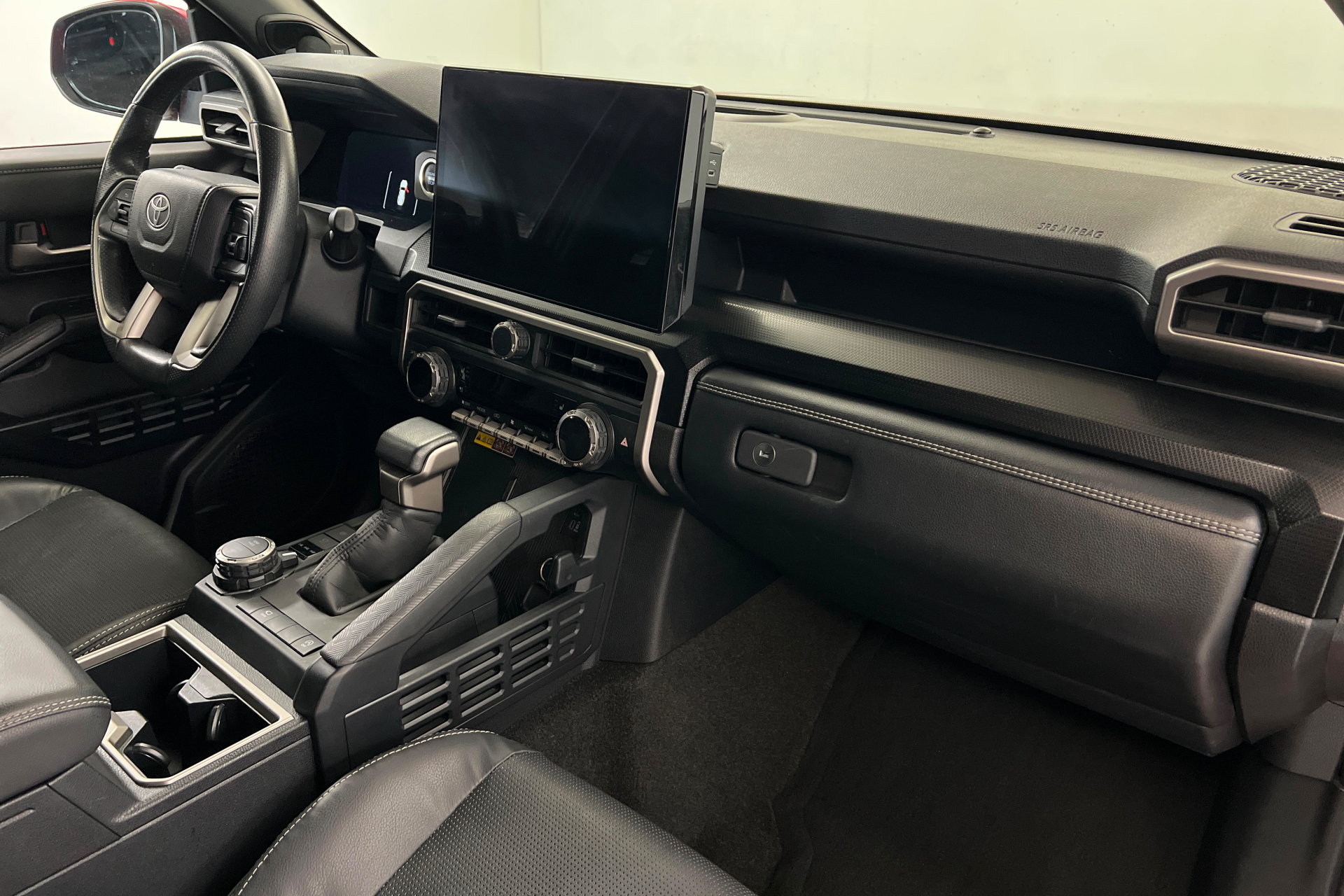 Used 2025 Toyota 4Runner Limited AWD/4WD image 26