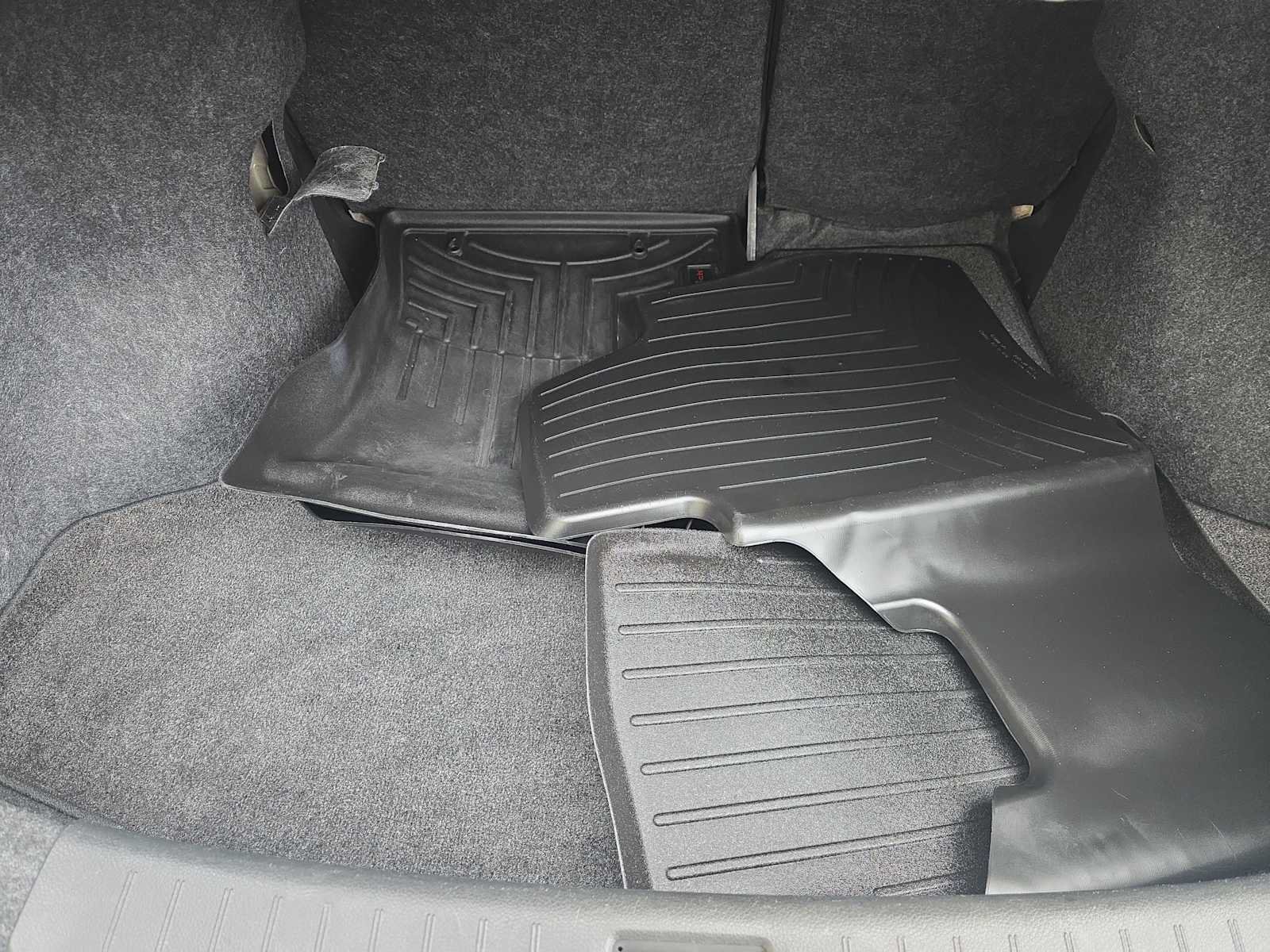 Used 2014 Nissan Sentra SL w/ Premium Package FWD image 32