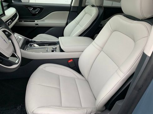 New 2026 Lincoln Aviator AWD image 22