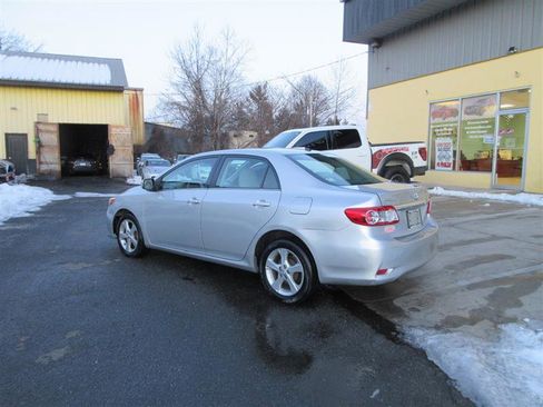 Used 2013 Toyota Corolla LE image 3