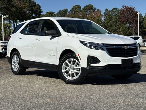 Used 2024 Chevrolet Equinox LS image 2