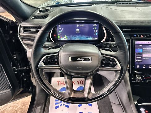 Used 2022 Jeep Grand Cherokee Overland w/ Advanced Protech Group III image 17