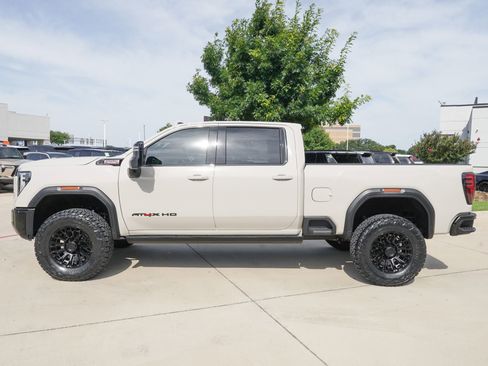 Used 2026 GMC Sierra 2500 AT4X w/ LPO, Black Badging Package AWD/4WD image 8