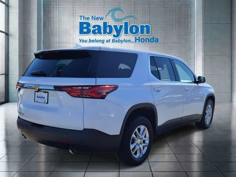 Used 2023 Chevrolet Traverse LS AWD/4WD image 4