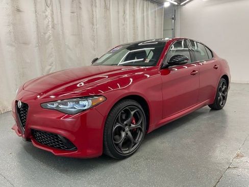 Used 2025 Alfa Romeo Giulia AWD image 4
