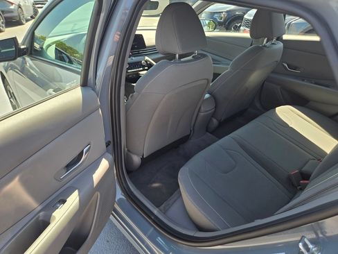 Used 2023 Hyundai Elantra SEL w/ Convenience Package FWD image 15
