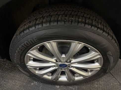 Used 2018 Ford Escape Titanium w/ Ford Safe & Smart Package image 9