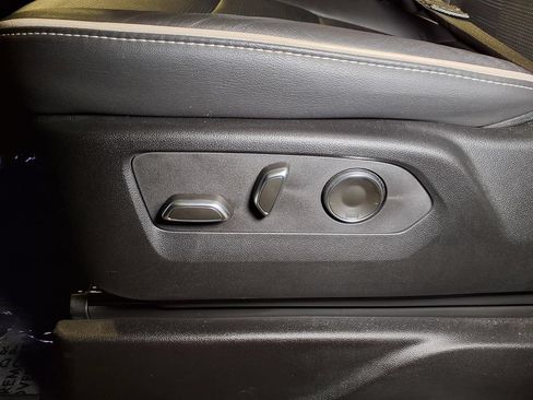Certified 2025 Cadillac Escalade Sport AWD/4WD image 13