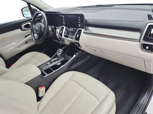 Used 2021 Kia Sorento S image 22