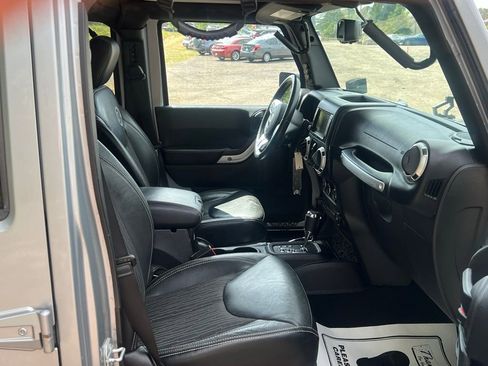 Used 2015 Jeep Wrangler Unlimited Sport AWD/4WD image 15