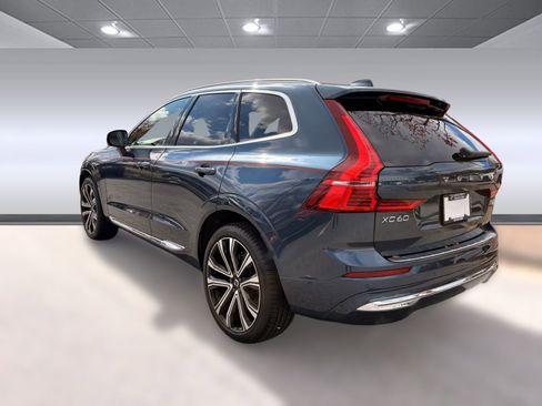 Certified 2023 Volvo XC60 B5 Ultimate w/ Protection Package Premier image 3