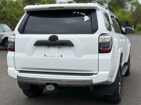 Used 2023 Toyota 4Runner TRD Off-Road Premium w/ Moonroof Package AWD/4WD image 5