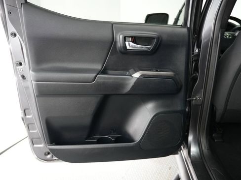 Used 2016 Toyota Tacoma TRD Sport w/ Premium & Technology Package image 35