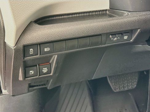 Certified 2026 Toyota Sienna XLE FWD image 16