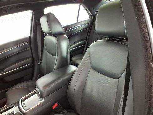 Used 2013 Chrysler 300 C RWD image 12