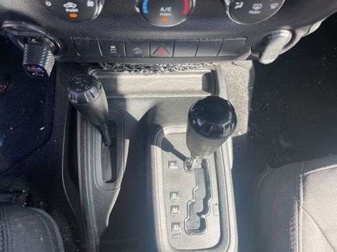 Used 2015 Jeep Wrangler Sport image 6