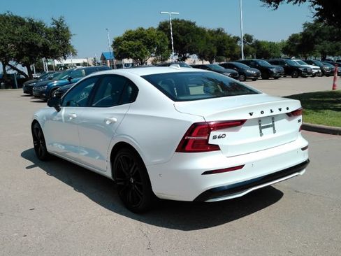 Used 2024 Volvo S60 B5 Plus w/ Climate Package FWD image 12