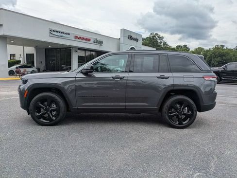 Used 2026 Jeep Grand Cherokee Limited w/ Limited Altitude Package RWD image 7