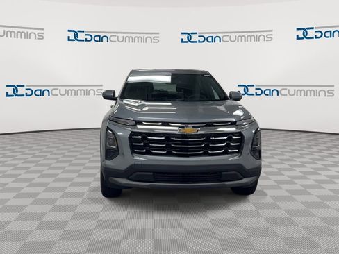 Used 2026 Chevrolet Equinox LT FWD image 3