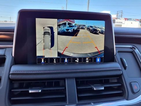 Used 2022 Chevrolet Suburban RST w/ Luxury Package AWD/4WD image 19