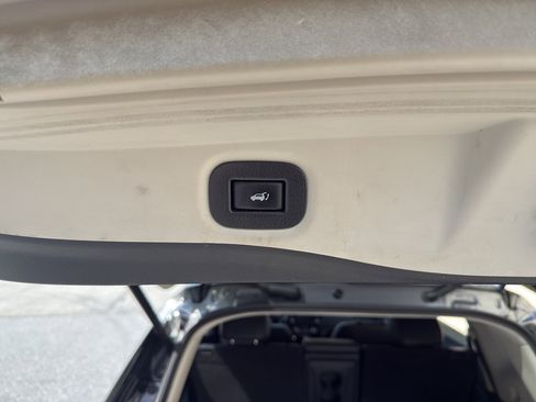 Used 2018 Nissan Rogue SL w/ Premium Package AWD/4WD image 30