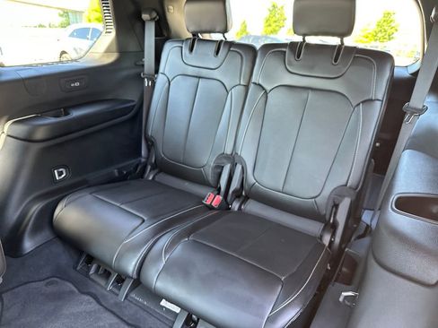 Used 2025 Jeep Grand Cherokee L Limited w/ Luxury Tech Group II RWD image 35