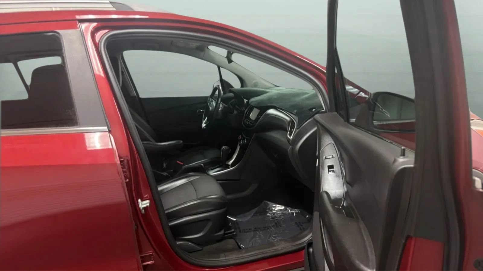 Used 2019 Chevrolet Trax LT w/ LT Convenience Package FWD image 22