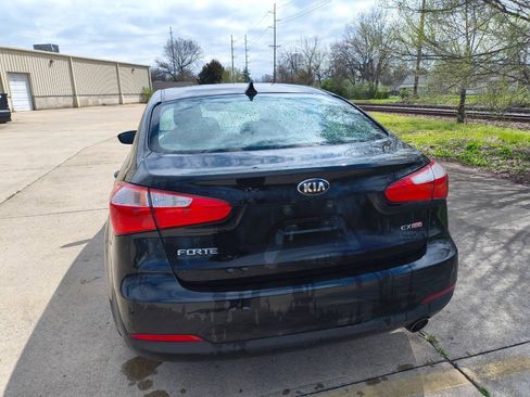 Used 2015 Kia Forte EX w/ UVO Package W/17" Alloys FWD image 2