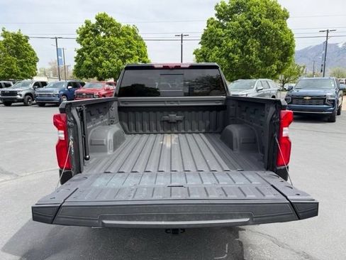 Used 2025 Chevrolet Silverado 1500 High Country AWD/4WD image 12