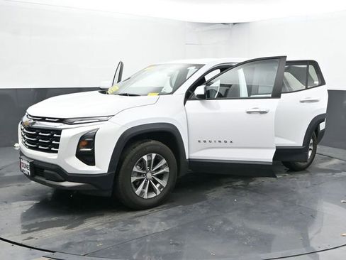 Used 2025 Chevrolet Equinox LT image 52