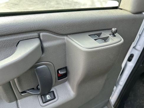 Used 2025 Chevrolet Express 3500 LT w/ LT Preferred Equipment Group image 13