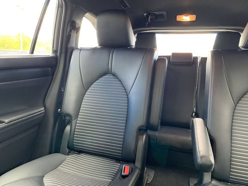 Used 2025 Toyota Highlander XSE AWD/4WD image 42