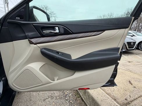 Used 2017 Nissan Maxima Platinum image 19