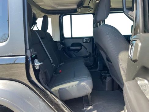 Used 2018 Jeep Wrangler Unlimited Sport S AWD/4WD image 17