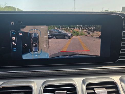 Used 2025 Mercedes-Benz GLS 450 4MATIC image 20
