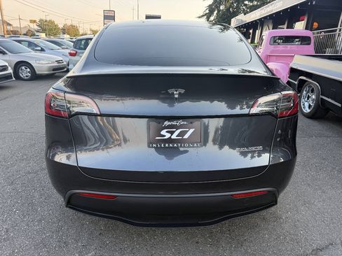 Used 2024 Tesla Model Y Performance AWD/4WD image 3