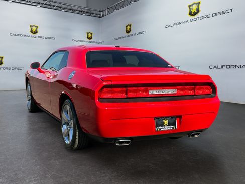 Used 2010 Dodge Challenger R/T w/ Sound Group RWD image 7