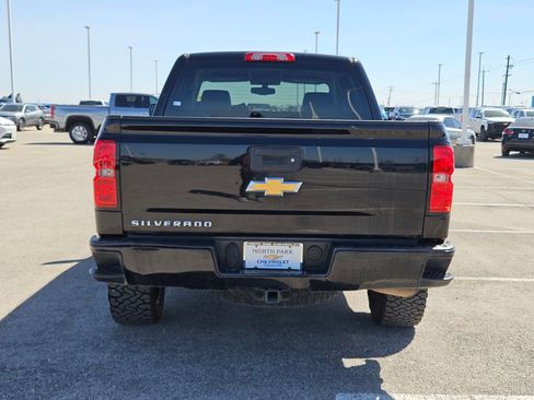 Used 2018 Chevrolet Silverado 1500 Custom w/ Custom Value Package image 4