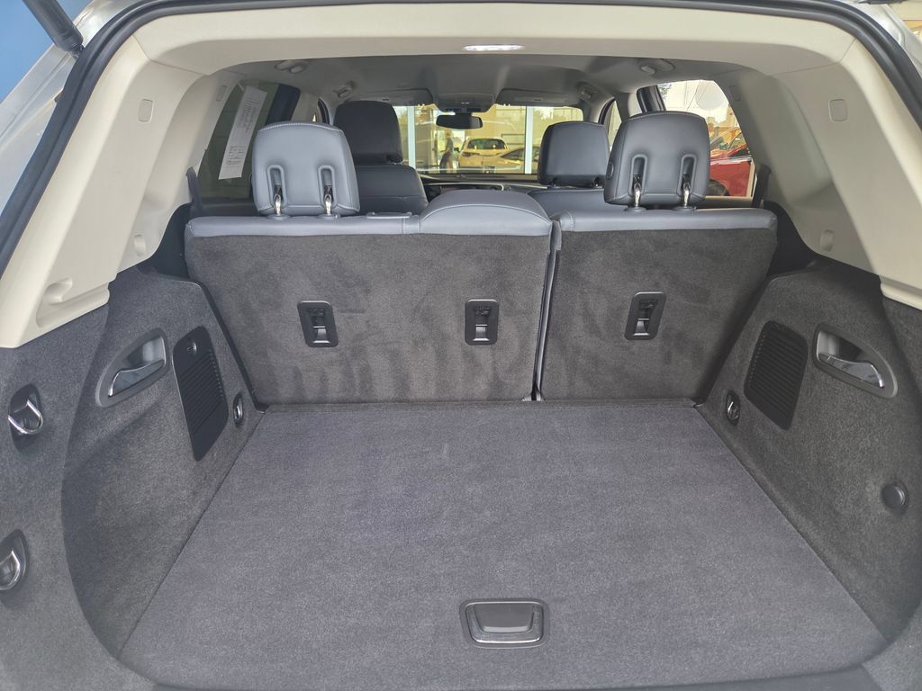 Used 2019 Buick Envision Essence FWD image 12