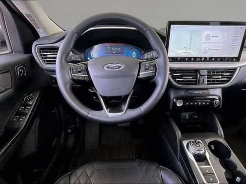 Used 2023 Ford Escape Platinum w/ Premium Technology Package AWD/4WD image 8