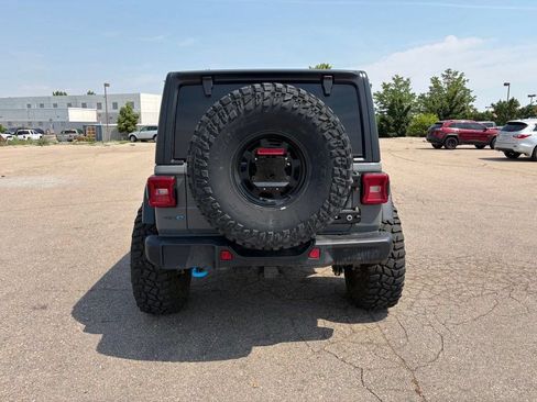 Used 2021 Jeep Wrangler Unlimited Rubicon 4xe w/ Dual Top Group AWD/4WD image 6