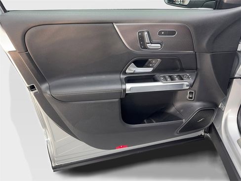 Used 2023 Mercedes-Benz EQB 300 4MATIC w/ Pinnacle Package image 30