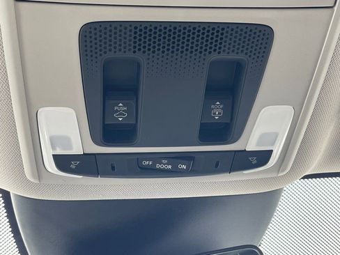 Used 2025 Honda Pilot Touring image 24