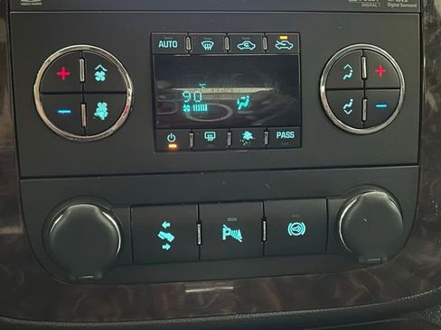 Used 2014 GMC Sierra 3500 Denali image 22