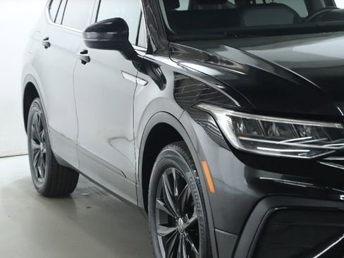 Used 2024 Volkswagen Tiguan SE image 8