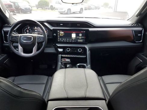 Used 2025 GMC Sierra 1500 Denali image 12