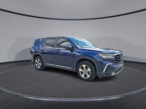 Used 2024 Honda Pilot EX-L image 2