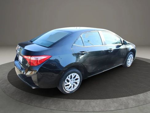 Used 2018 Toyota Corolla LE image 5
