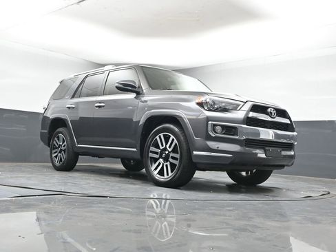 Used 2016 Toyota 4Runner Limited image 34